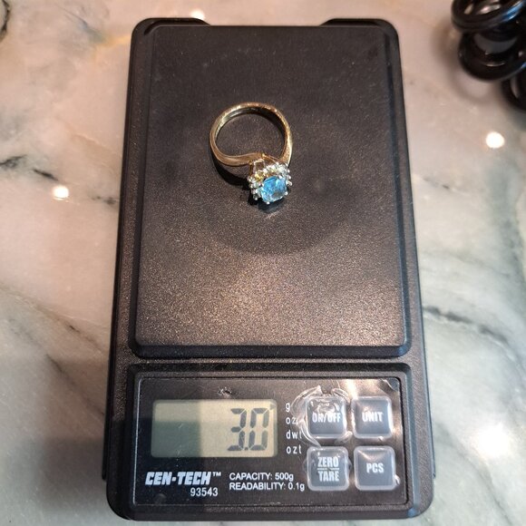 Aquamarine 7.9mm x 5.5mm Stone w Diamond Surround 18K Yellow Gold Size 6 - Picture 8 of 8